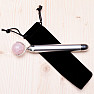 Masážní váleček face roller vibrační s růženínem rukojeť v barvě stříbra 15,5 cm