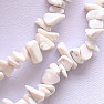 Magnezit (Howlit bílý) náhrdelník sekaný