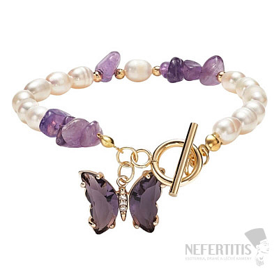 Weißes Perlenarmband mit Amethyst und Schmetterling