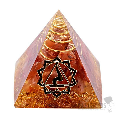Orgonit pyramida s karneolem malá