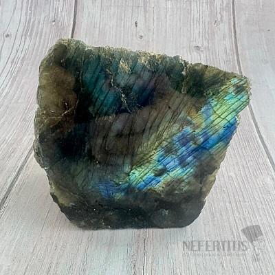 Labradorit polobrúsený Madagaskar P2-20