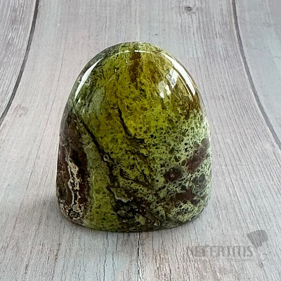 Opalgrün poliertes Madagaskar Freiform 33