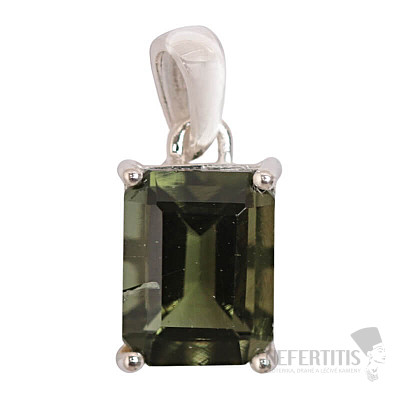 Silver pendant with moldavite