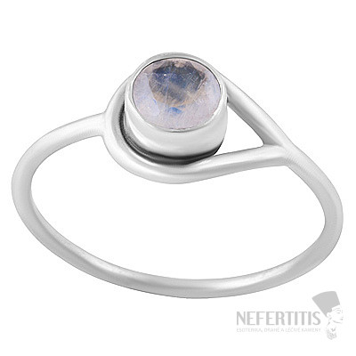 Silver ring with moonstone