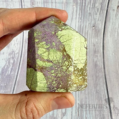 Stichtit špice - obelisk 24