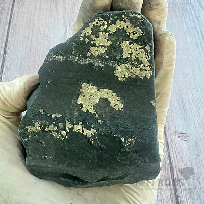 Roher Schungit mit Pyrit 26