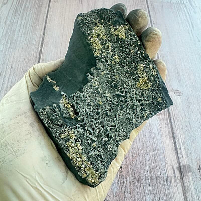 Šungit s pyritom surový 32