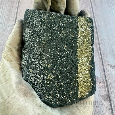 Raw shungite with pyrite 36
