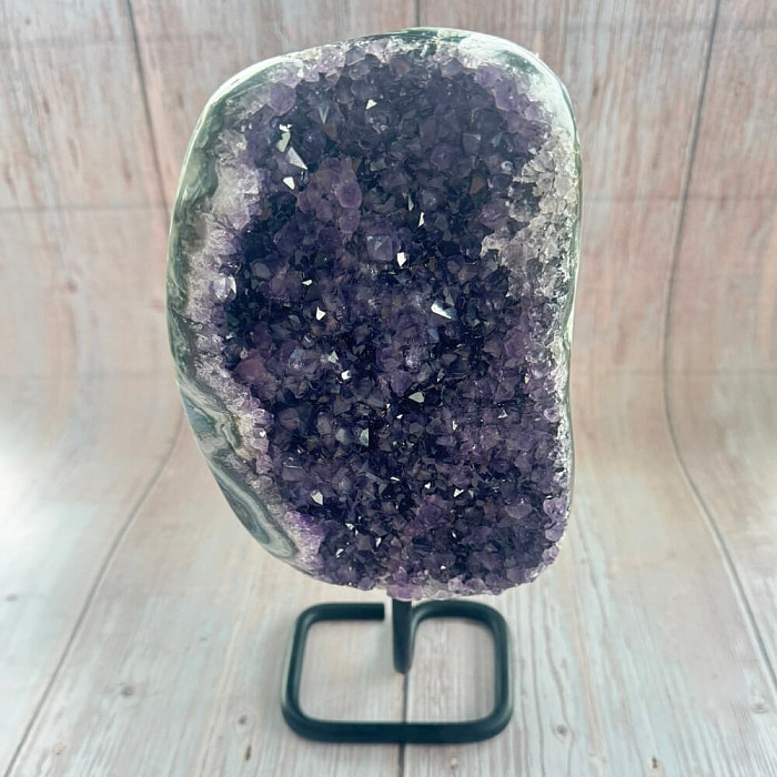 Ametyst drůza na stojánku 19 - cca 17 x 11 cm, 2137 g