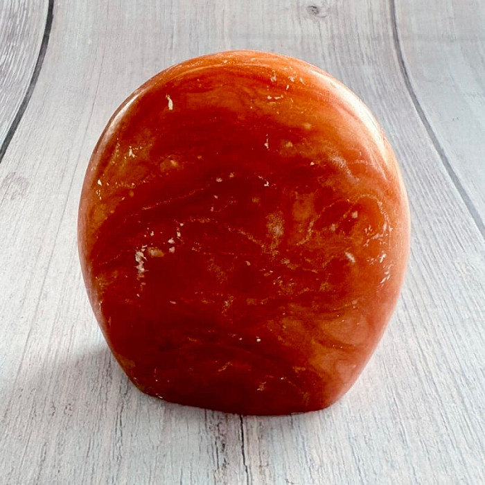 Kalcit oranžový leštěný velký freeform Madagaskar 15 - cca 6,7 x 7,4 cm, 239,4 g