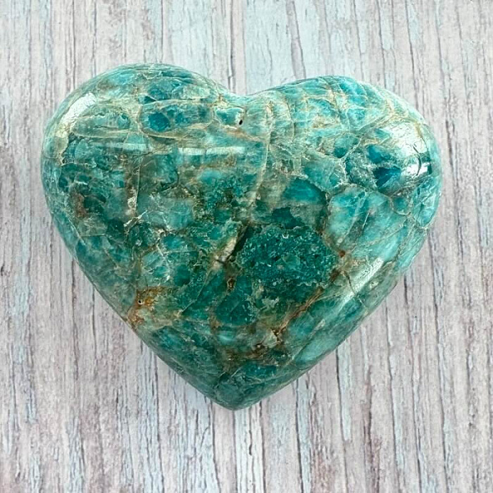 Apatit srdce Madagaskar AC-17 - cca 7 x 6,4 cm, 170,3 g