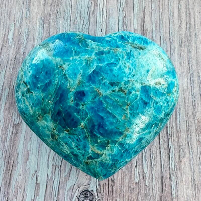 Apatit srdce Madagaskar 8 - cca 7,6 x 6,6 cm, 259,1 g