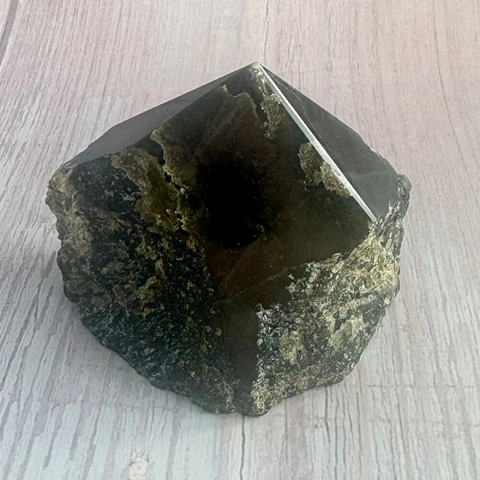 Labradorit surový leštěná špice 6 - cca 5,6 x 6,5 cm, 177 g