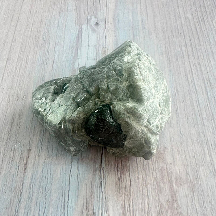 Obsidián Apačská slza v matrixu USA 13 - cca 1,9 cm, 89 g
