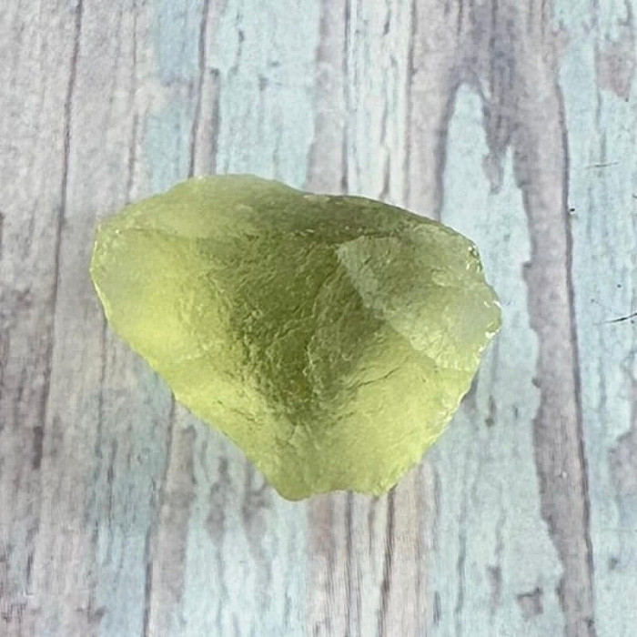 Libyjské sklo Egypt 33 - cca 2,2 x 1,4 cm, 5,2 g