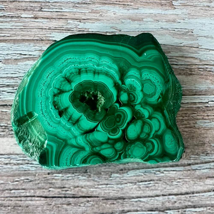 Malachit leštěný plátek AA kvalita 10 - cca 5,9 x 4,6 cm, 55 g