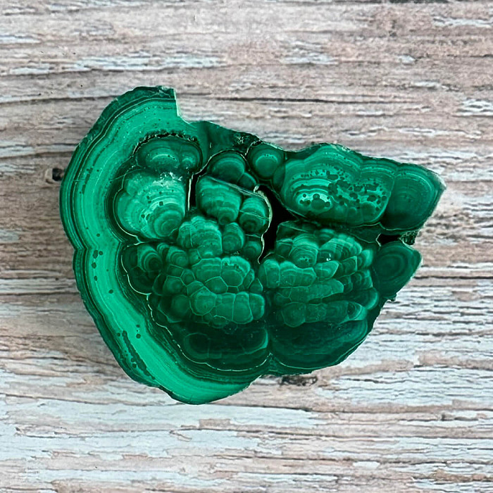 Malachit leštěný plátek AA kvalita 13 - cca 6 x 4,5 cm, 48 g