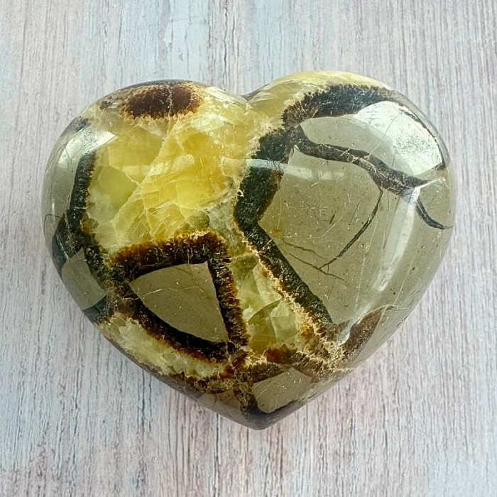 Septárie leštěná Madagaskar Srdce P6-11 - cca 8,3 x 6,5 cm, 251 g