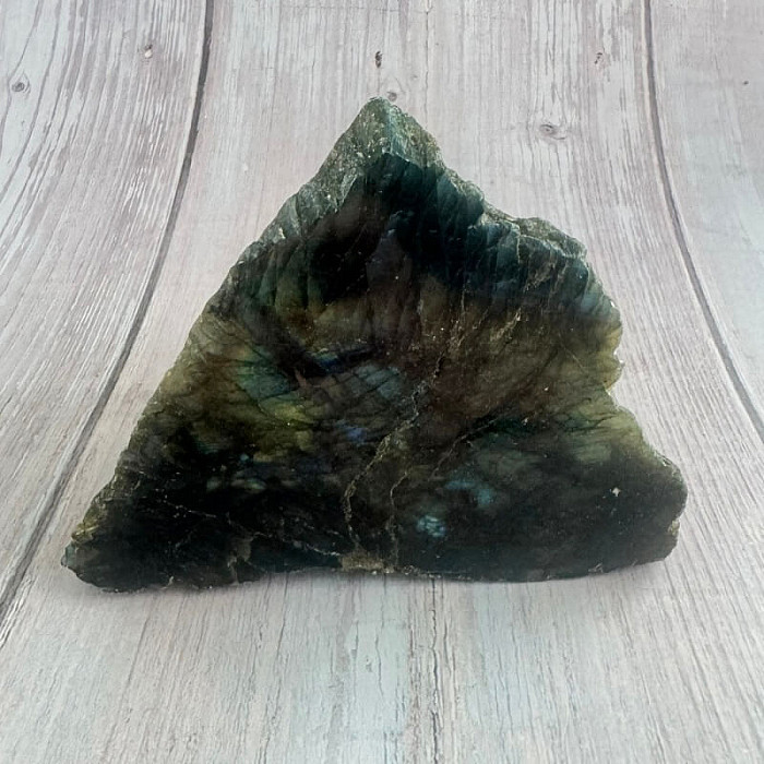 Labradorit polobroušený Madagaskar P2-17 - cca 8,9 x 9,3 cm, 425 g