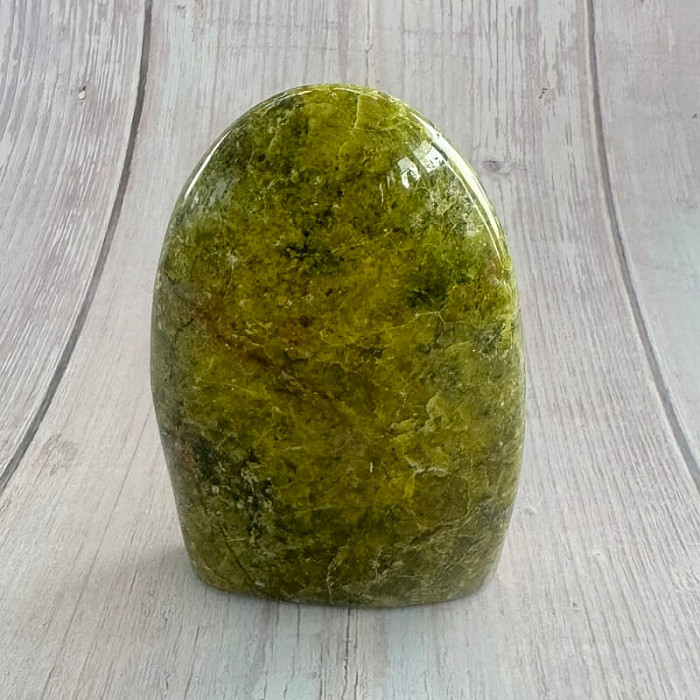 Opál zelený leštěný Madagaskar Freeform 35 - cca 6,2 x 9,1 cm, 276 g