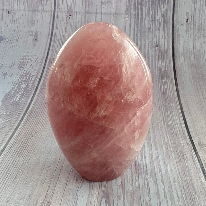 Růženín leštěný freeform Madagaskar 6 - cca 4 x 10,2 cm, 417 g