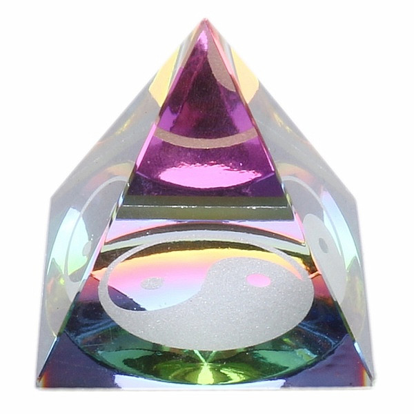 Levně Pyramida pro Feng Shui malá z duhového křišťálu - cca 3,7 x 3,7 cm