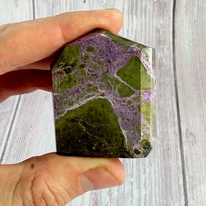 Stichtit špice - obelisk 17 - cca 4,2 x 5,4 cm, 67 g