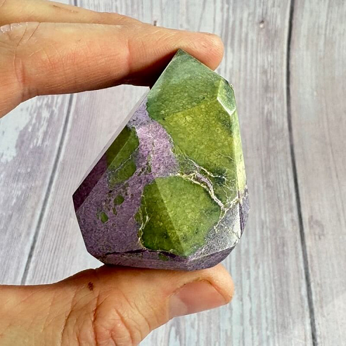 Stichtit špice - obelisk 19 - cca 3,7 x 5,6 cm, 93 g