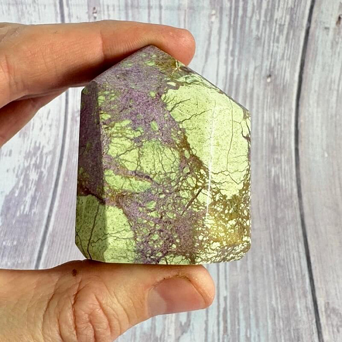 Stichtit špice - obelisk 24 - cca 4,3 x 5,6 cm, 98 g