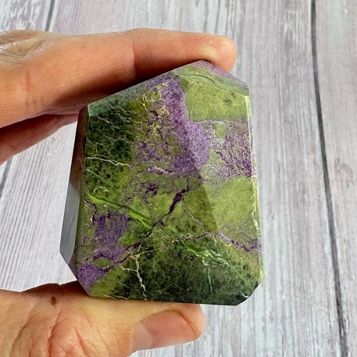 Stichtit špice - obelisk 29 - cca 4,2 x 5,8 cm, 98 g