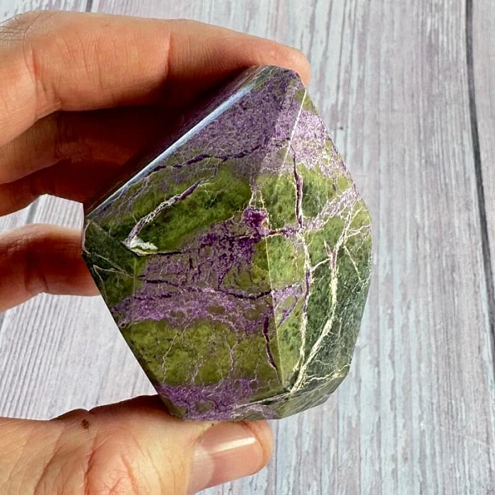 Stichtit špice - obelisk 30 - cca 5,3 x 6 cm, 95 g