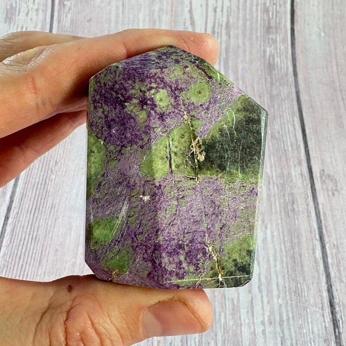 Stichtit špice - obelisk 31 - cca 4,6 x 6,1 cm, 87 g