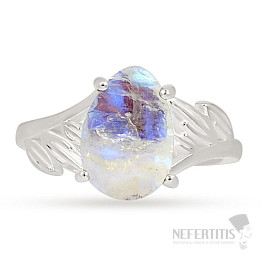 Silver ring with moonstone