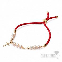 Perlen mit einem Kreuzkordelarmband rot