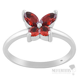 Stříbrný prsten s granátem