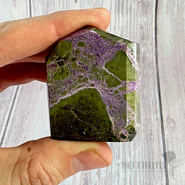 Stichtite spike - obelisk 17