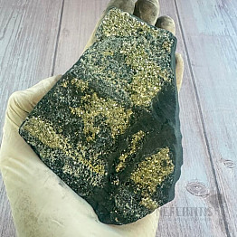 Roher Schungit mit Pyrit 27