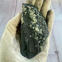 Roher Schungit mit Pyrit 28