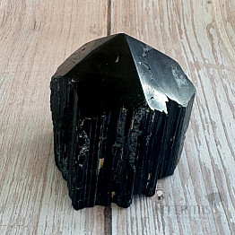Schwarzer Turmalin Scoryl roh polierte Spitze 2
