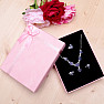 Papírová růžová dárková krabička s mašlí na sady šperků 12,5 x 16 cm