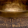 Tibetská bronzová zpívající mísa gravírovaná 14 cm