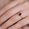 Stříbrný prsten s granátem